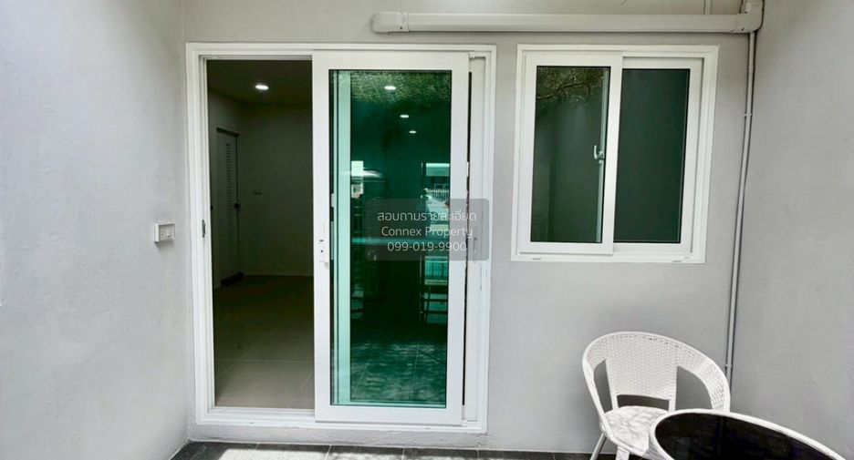 Casa adosada en venta de 3 habitaciones en Wang Thonglang, Bangkok