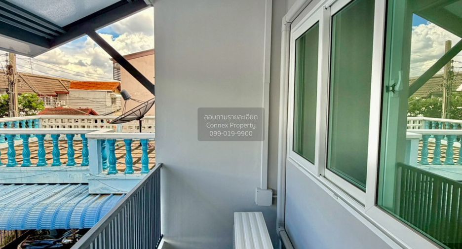Casa adosada en venta de 3 habitaciones en Wang Thonglang, Bangkok