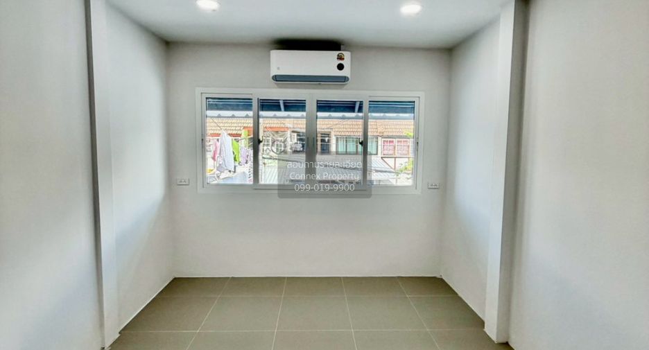 Casa adosada en venta de 3 habitaciones en Wang Thonglang, Bangkok