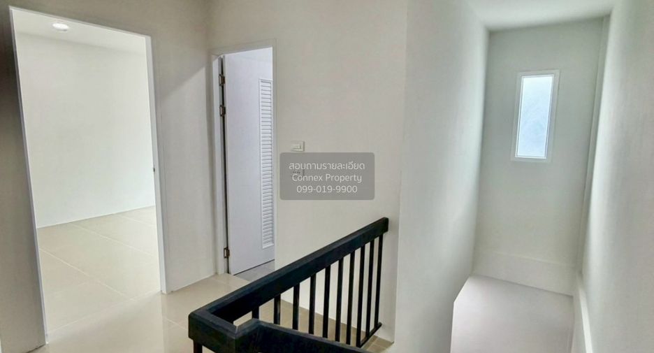 Casa adosada en venta de 3 habitaciones en Wang Thonglang, Bangkok