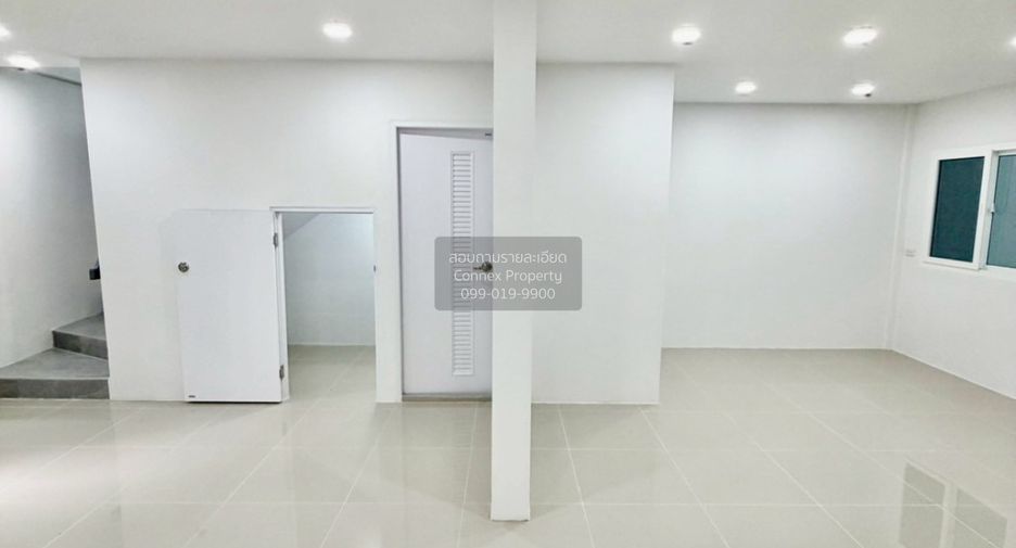 Casa adosada en venta de 3 habitaciones en Wang Thonglang, Bangkok