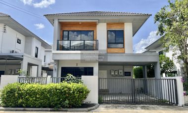 For sale 3 bedrooms house in Khan Na Yao, Bangkok