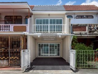 For sale 3 bedrooms townhouse in Mueang Nonthaburi, Nonthaburi