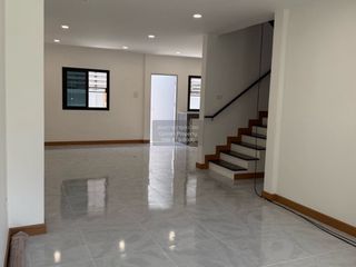 For sale 3 bedrooms townhouse in Prawet, Bangkok