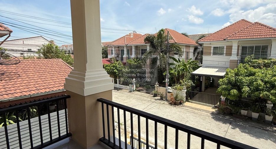 For sale 3 bedrooms townhouse in Prawet, Bangkok