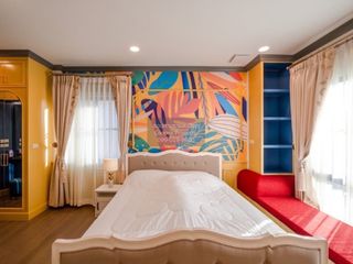 For sale 4 bedrooms house in Saphan Sung, Bangkok