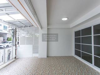 For sale 3 bedrooms townhouse in Lat Phrao, Bangkok