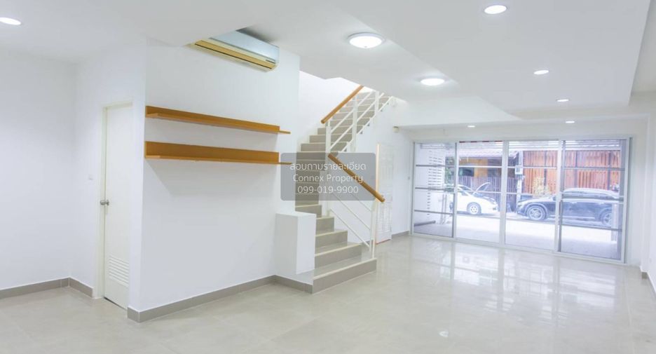 For sale 3 bedrooms townhouse in Lat Phrao, Bangkok