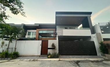 For sale 5 bedrooms house in East Pattaya, Pattaya