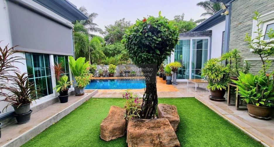 For sale 4 bedrooms retail Space in Huay Yai, Pattaya
