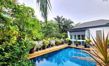For sale 4 bedrooms retail Space in Huay Yai, Pattaya
