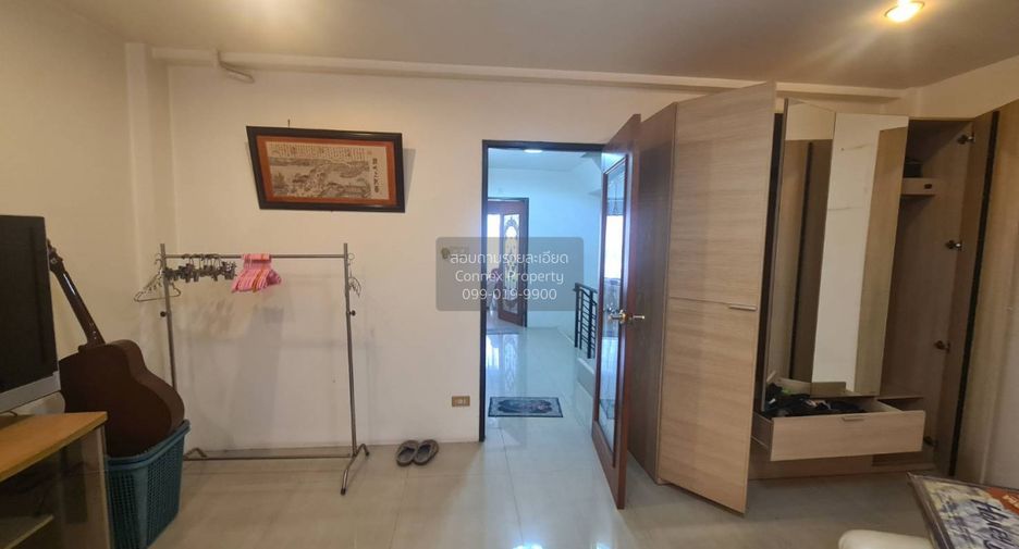 For sale 4 bedrooms townhouse in Prawet, Bangkok