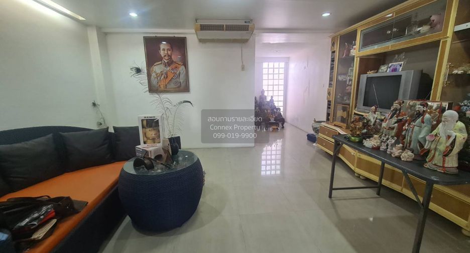 For sale 4 bedrooms townhouse in Prawet, Bangkok