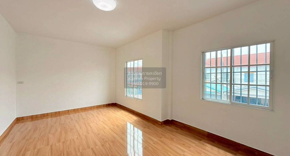 For sale 4 ベッドルーム townhouse in Nong Chok, Bangkok