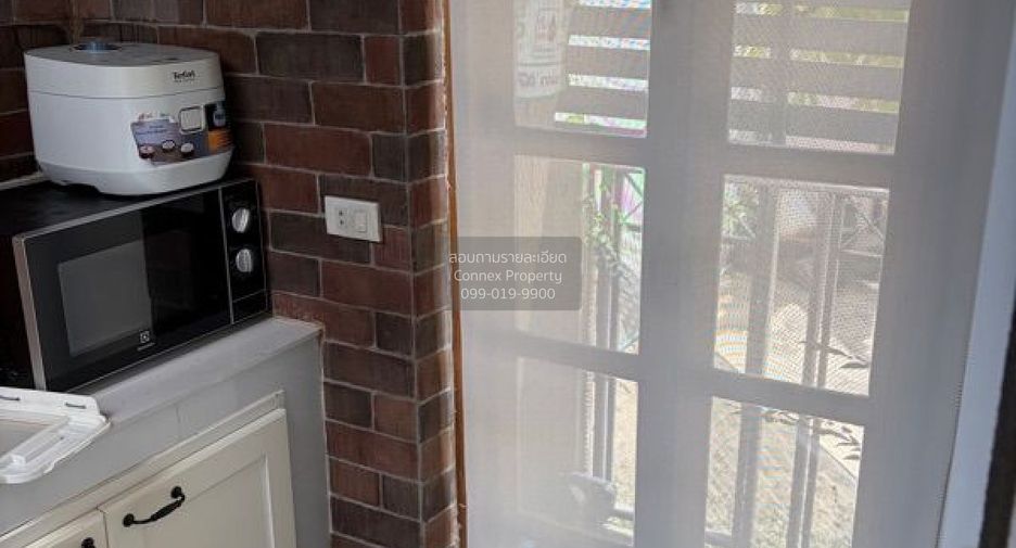 For sale 4 bedrooms townhouse in Mueang Samut Sakhon, Samut Sakhon