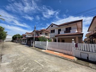 For sale 3 bedrooms house in Thawi Watthana, Bangkok