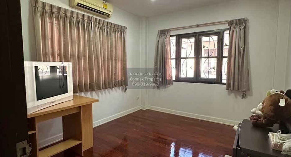 For sale 3 bedrooms house in Thawi Watthana, Bangkok