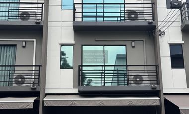 Продажа 3 спальни таунхаус в Банг Кхен, Бангкок