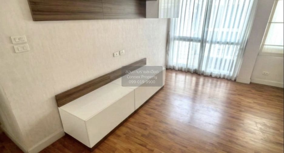 For sale 3 bedrooms house in Khan Na Yao, Bangkok