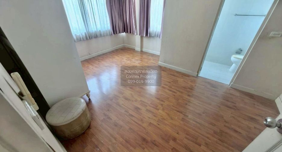 For sale 3 bedrooms house in Khan Na Yao, Bangkok