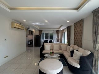 À louer 2 chambres maison de ville à Mueang Phuket, Phuket