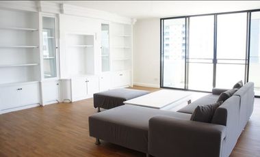 For rent 3 bedrooms apartment in Watthana, Bangkok