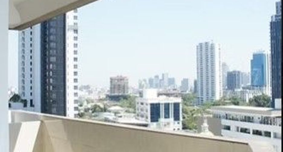 For rent 3 bedrooms apartment in Watthana, Bangkok