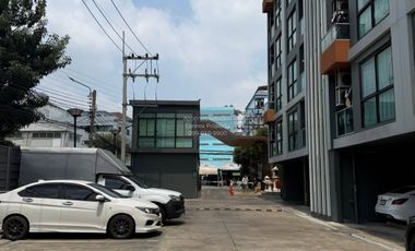 For sale 2 bedrooms condo in Huai Khwang, Bangkok