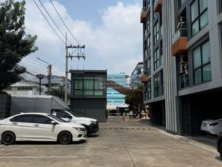 For sale 2 bedrooms condo in Huai Khwang, Bangkok