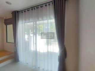 Casa adosada en venta de 3 habitaciones en Phasi Charoen, Bangkok