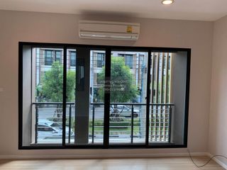 Casa adosada en venta de 3 habitaciones en Phasi Charoen, Bangkok