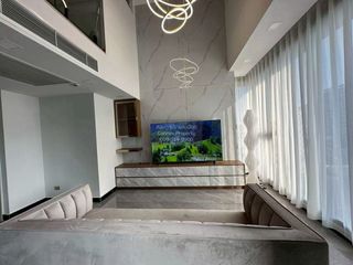 For sale 3 bedrooms condo in Huai Khwang, Bangkok