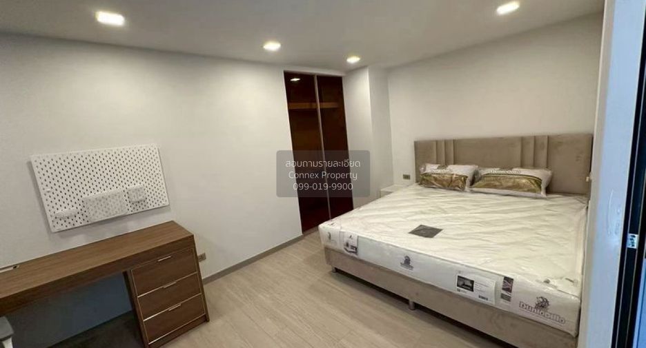 À vendre 3 chambres condo à Huai Khwang, Bangkok