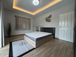 Casa en venta de 4 habitaciones en Thung Khru, Bangkok