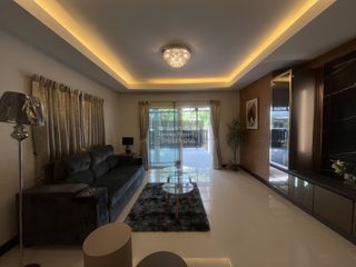 Casa en venta de 4 habitaciones en Thung Khru, Bangkok