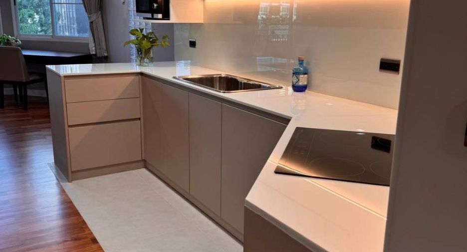 For rent 2 bedrooms apartment in Watthana, Bangkok
