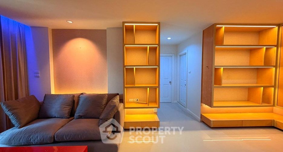 Wohnung zur Miete mit 2 Zimmer in Huai Khwang, Bangkok