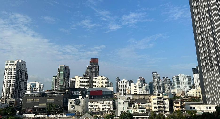 For rent 1 bed condo in Watthana, Bangkok