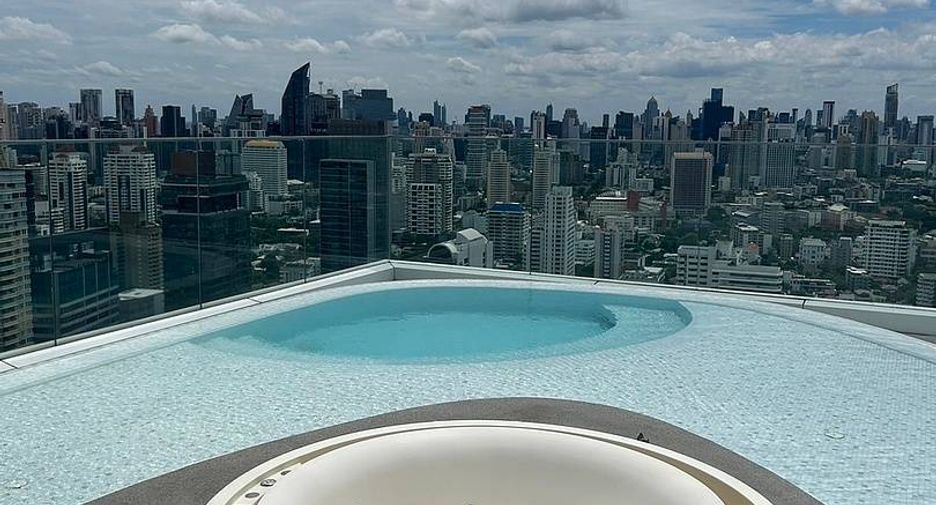 For rent 1 bed condo in Watthana, Bangkok