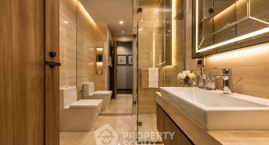 For rent 2 bedrooms condo in Khlong Toei, Bangkok
