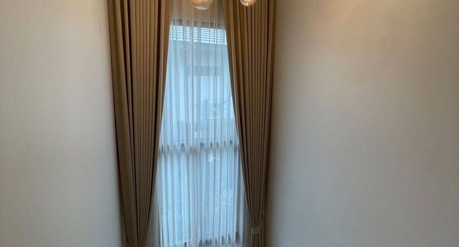For rent 4 bedrooms house in Bang Kapi, Bangkok