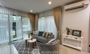 For rent 4 bedrooms house in Bang Kapi, Bangkok