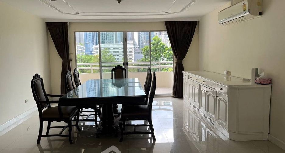 Condo en alquiler de 3 habitaciones en Khlong Toei, Bangkok