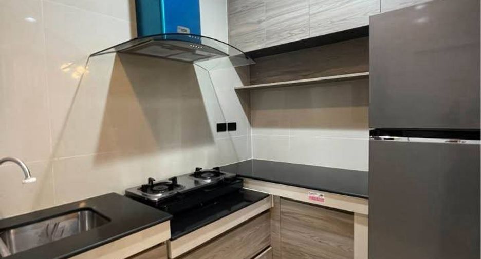 For rent 4 bedrooms house in Bang Kapi, Bangkok