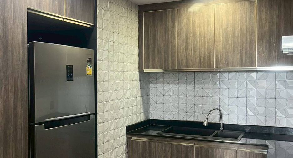 For rent 3 bedrooms condo in Khlong Toei, Bangkok