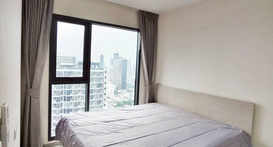 For rent 2 bedrooms condo in Huai Khwang, Bangkok