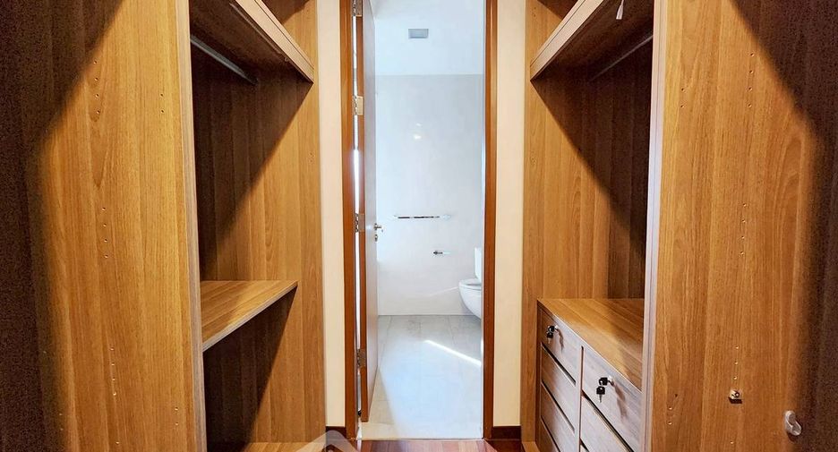 For rent 2 ベッドルーム condo in Khlong Toei, Bangkok