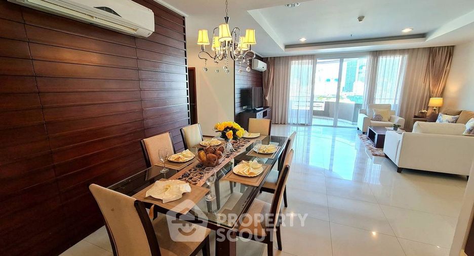 For rent 3 bedrooms apartment in Watthana, Bangkok