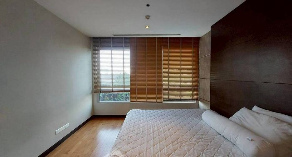 À louer 2 chambres condo à Yan Nawa, Bangkok