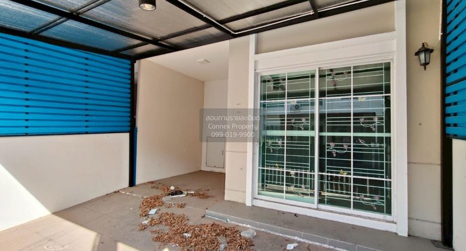 For sale 3 bedrooms townhouse in Mueang Samut Prakan, Samut Prakan